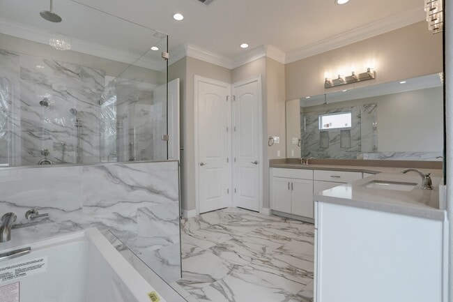 Building Photo - 502 Amalfi Dr