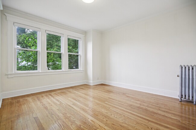 Building Photo - 166 Franklin Ave