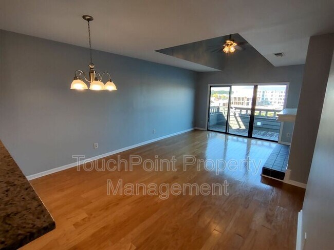 Building Photo - 9041 J M Keynes Dr