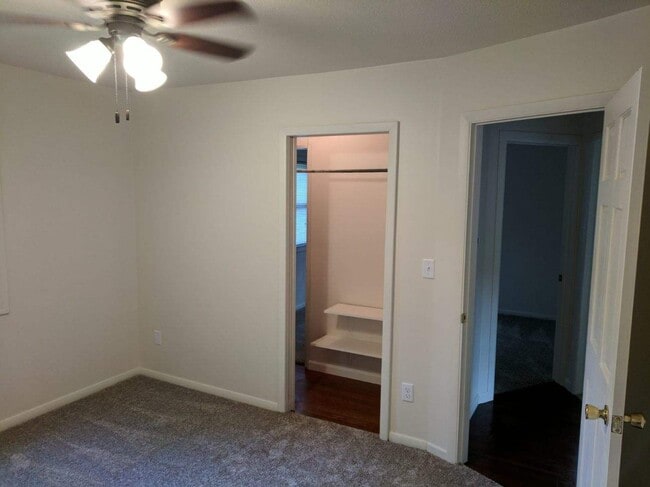 Building Photo - 12916 Ventura Blvd