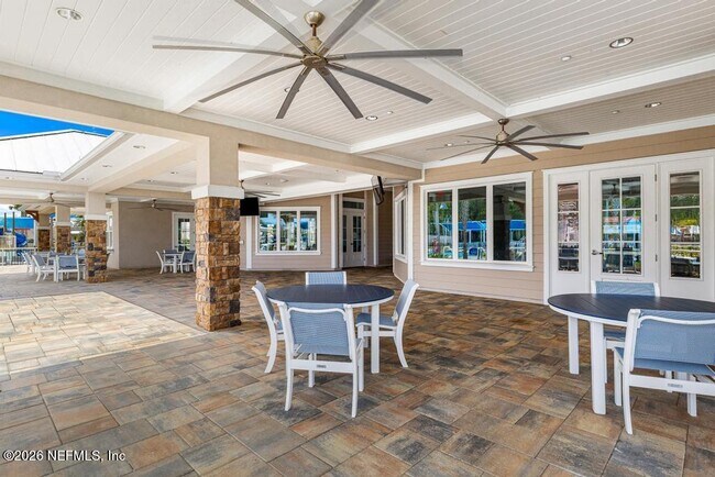 Building Photo - 368 Woods Ln