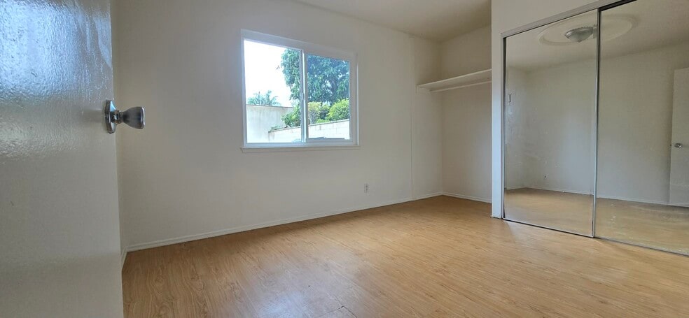 Building Photo - 3102 S Baker St