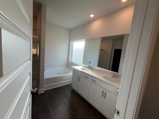Building Photo - 14523 Dayton Cir