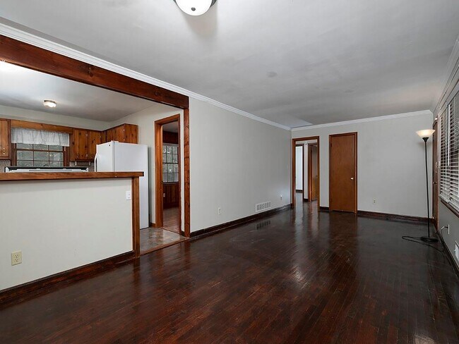 Building Photo - 858 Gaylemont Cir
