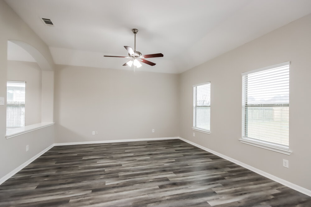 Building Photo - 21447 Sullivan Forest Dr