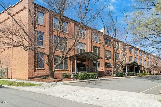 Building Photo - 500 N Duke St