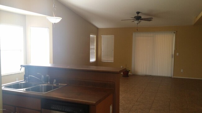 Building Photo - 6622 S 25th Ave