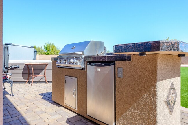 Building Photo - 37023 N 12th St