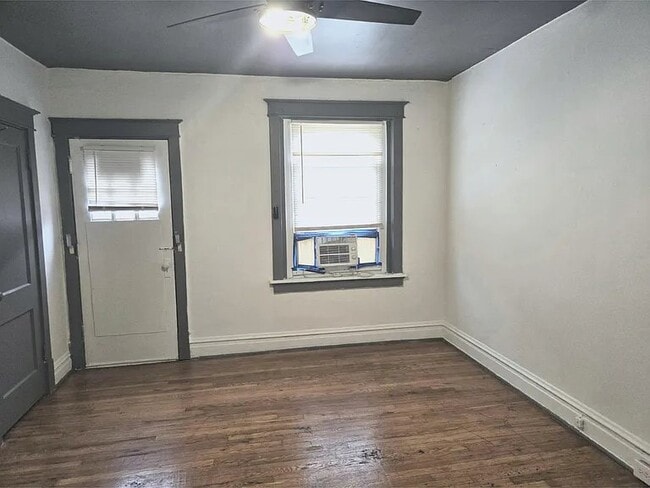 Building Photo - 5216-5218-5218 Von Phul St