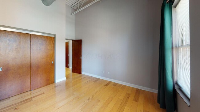 Building Photo - 769 N High St