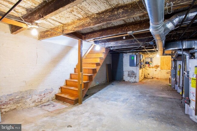 Building Photo - 639 S Montford Ave