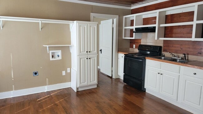 Building Photo - Cute 1br Downtown Benton