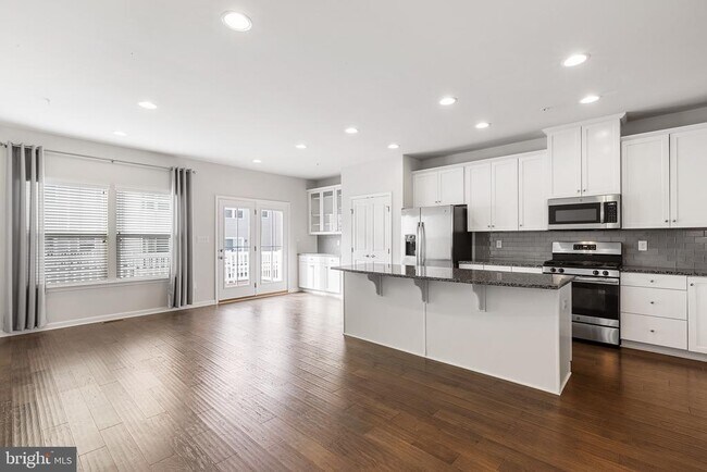 Building Photo - 101 Dallett Ln