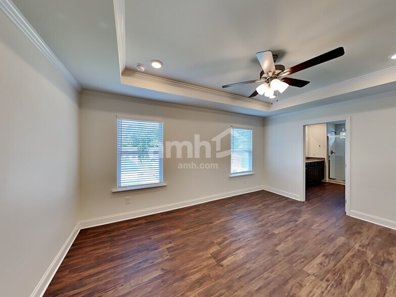 Building Photo - 885 Headland Wy