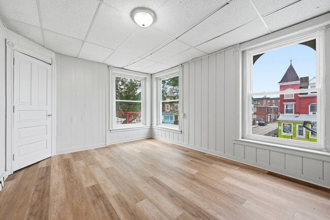 Building Photo - 113 N 13th St