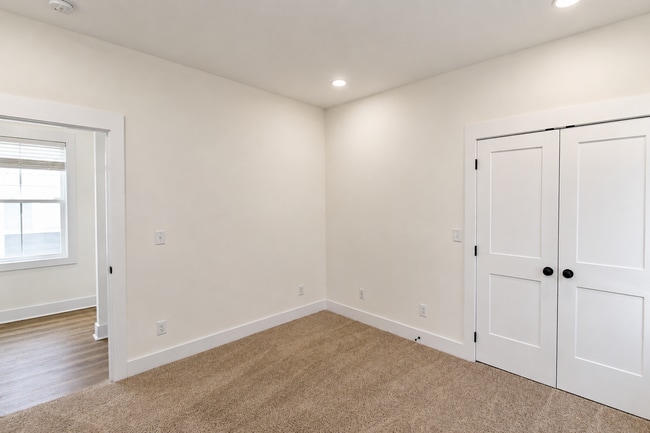 Building Photo - 1358 Belfair St