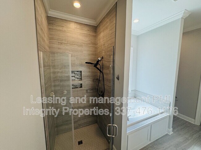 Building Photo - 113 Oak Village Dr