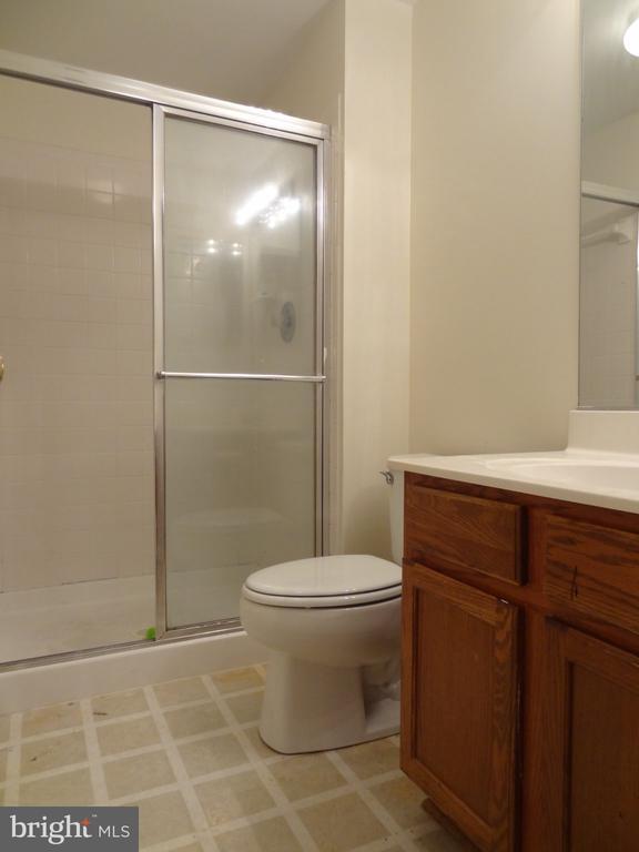 Building Photo - 836 Knob Ct