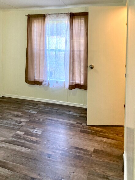 Bedroom #2 - 152 Valentine Rd NE