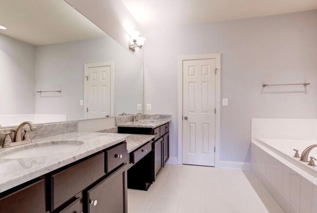 Building Photo - PERFECT IN POOLESVILLE Semi- Custom 5 bed + 4.5 Bath