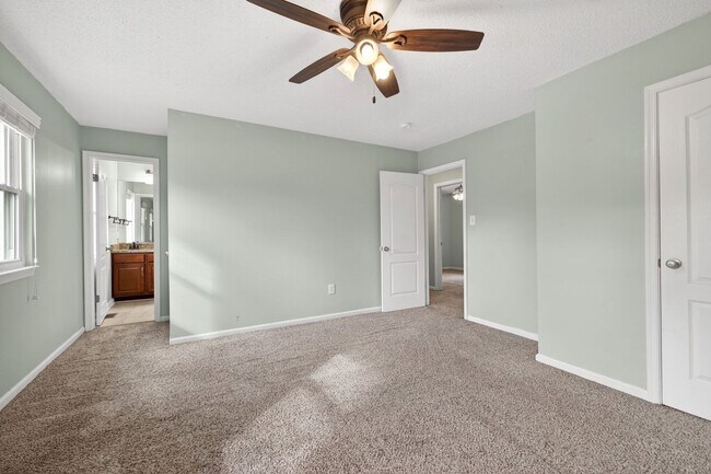 Building Photo - Virginia Beach Gem – 3 Bed, 2.5 Bath with Fenced Yard & Modern Upgrades