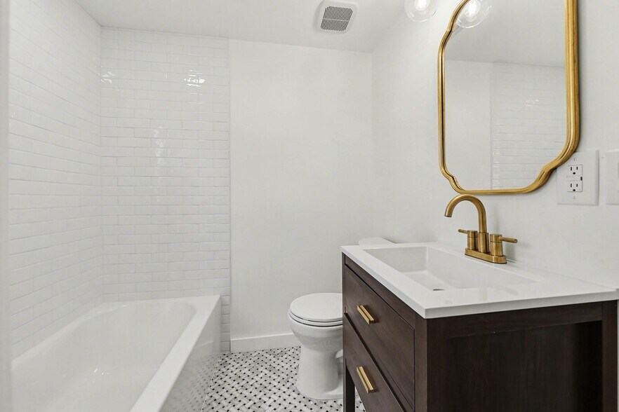 Building Photo - 510 Parsons Rd