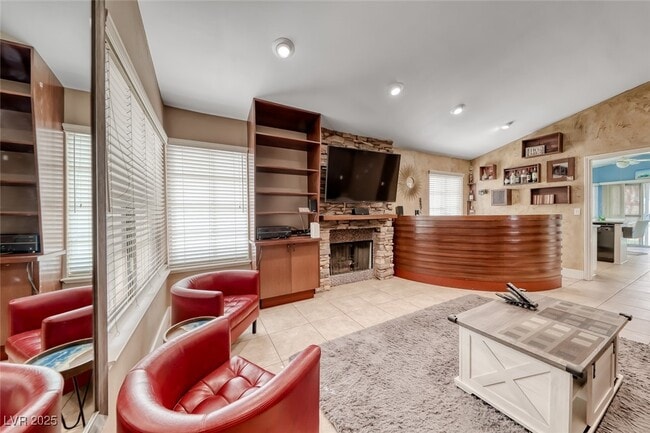 Building Photo - 9832 Cactus View Ave
