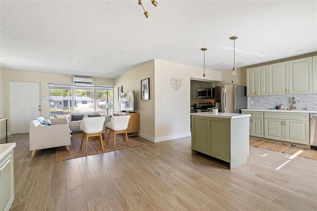 Building Photo - 20 NE 17th Ave