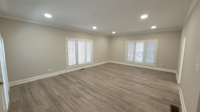 Building Photo - 9610 Farmbrook Ln