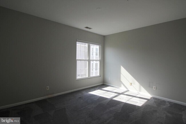 Building Photo - 46598 Drysdale Terrace