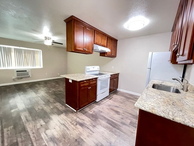 Interior Photo - 1711 N Street, Sacramento