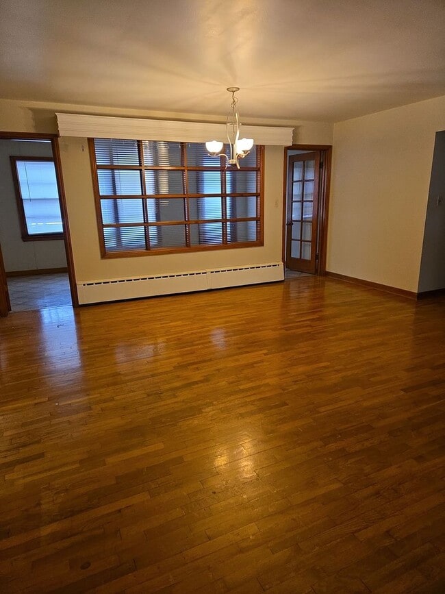 Building Photo - 3 bed 1.5 bath home in Coloma!