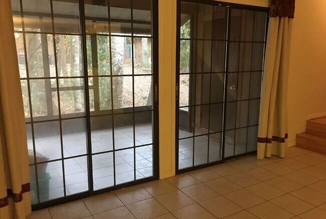 Building Photo - 3/3 In Rockwood Villas