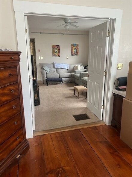 Building Photo - 9 Broad St