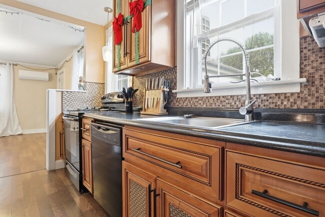 Building Photo - 3015 N 5th St