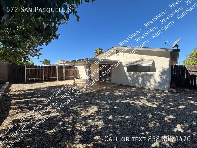 Building Photo - 572 San Pasquel St