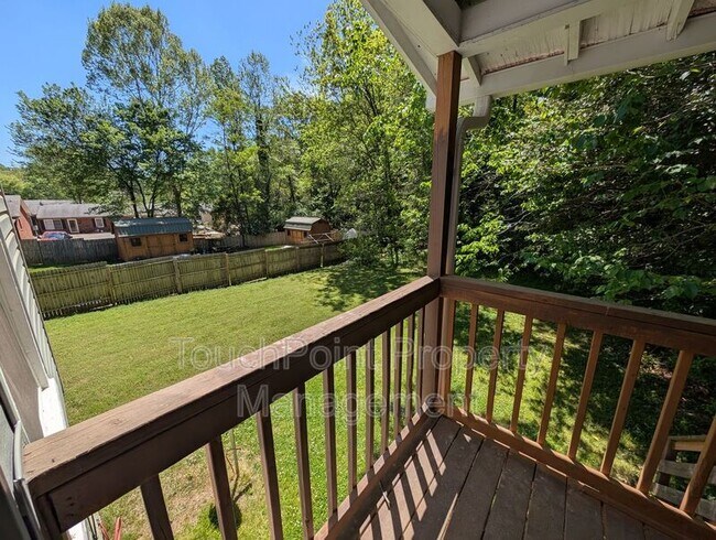 Building Photo - 476 Spring St SW