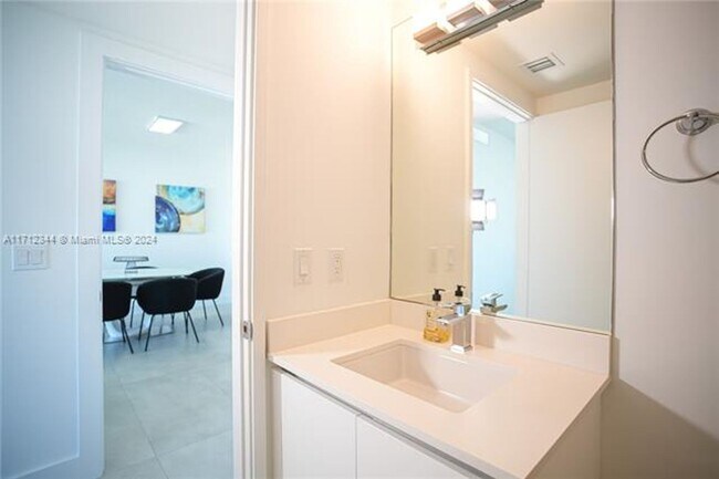 Building Photo - 300 Sunny Isles Blvd