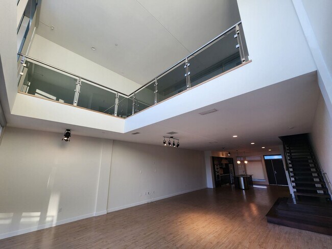 Building Photo - Exceptional Two Level 3 bedroom Condo in upscale Luxe Lofts