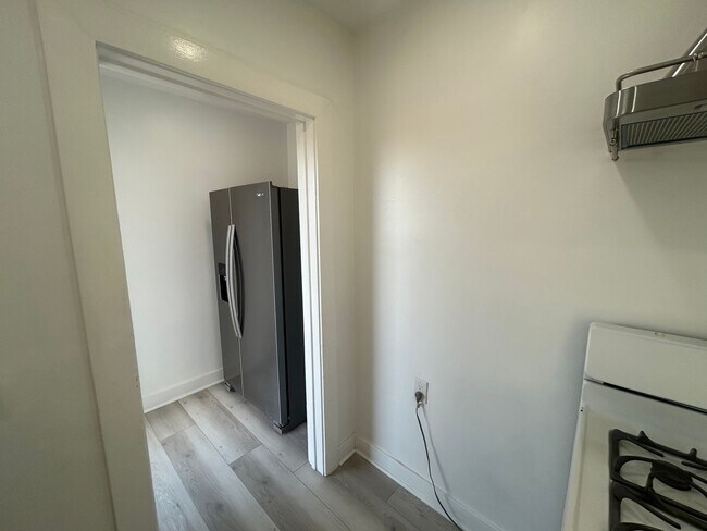 Building Photo - 217 N Bel Aire Dr
