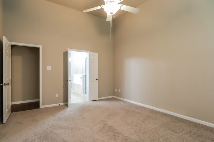 Building Photo - 16615 N Quadrant Ct