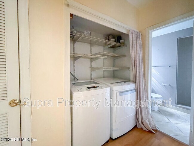 Building Photo - 1550 Palm Ave