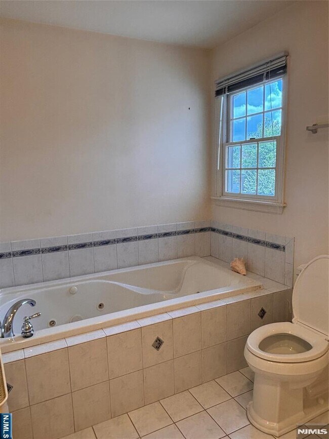 Building Photo - 87 Trotters Ln