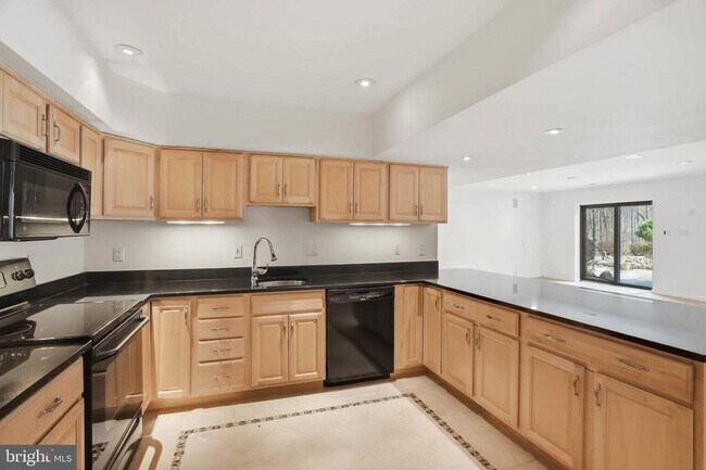 Building Photo - 6614 Corina Ct