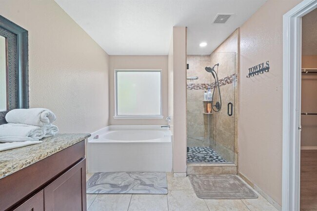 Building Photo - 16815 Watering Oaks Ln