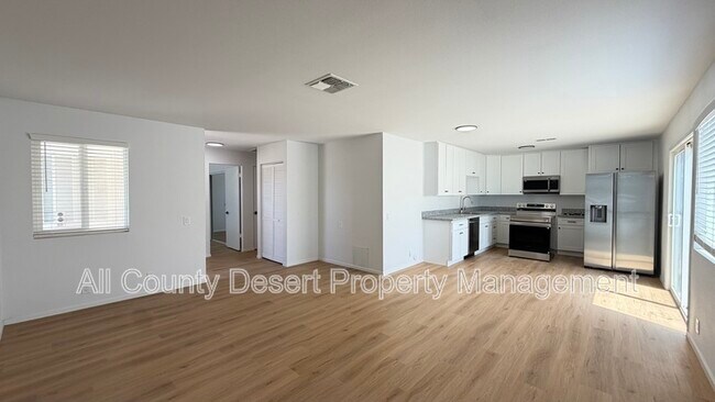 Building Photo - 78601 Ave 42