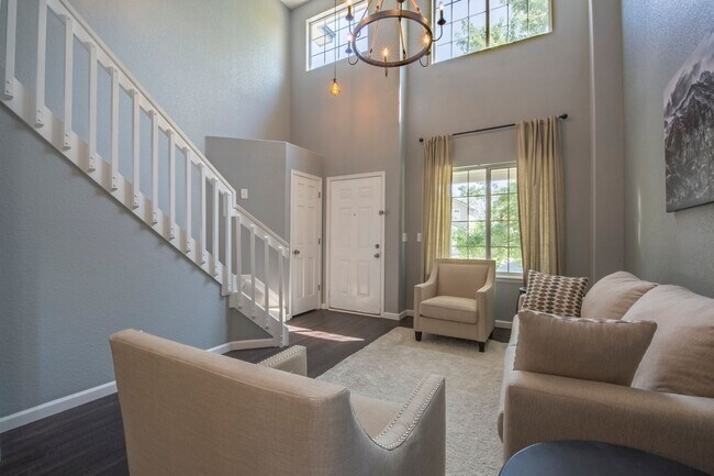 Building Photo - Immaculate 4B/3B in Superior - Available July 5th