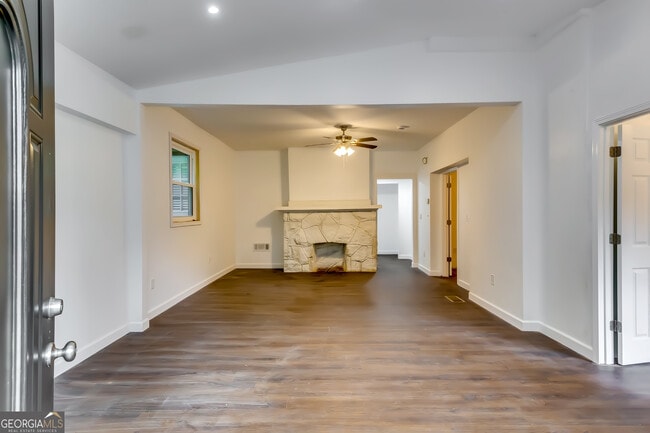 Building Photo - 1126 Briarcliff Pl NE