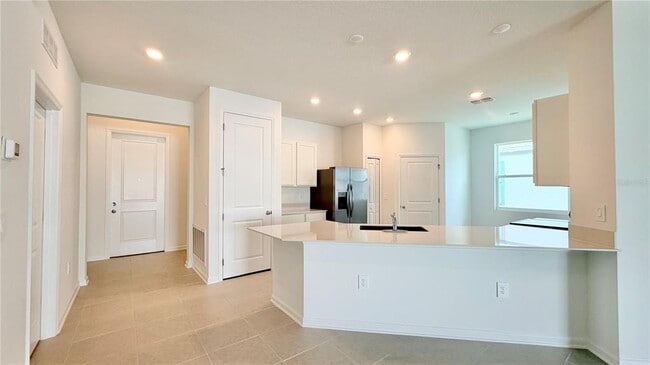 Building Photo - 5177 Green Belt Dr