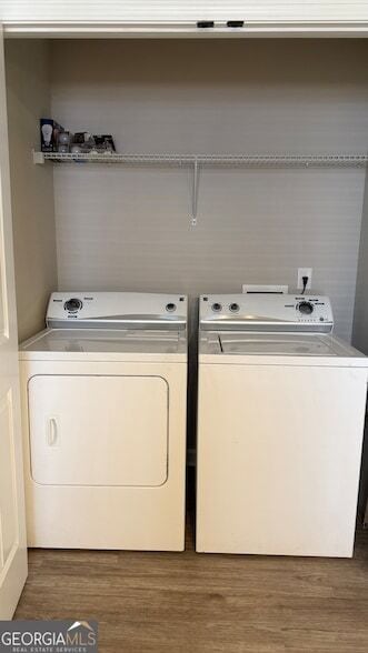 Building Photo - 233 Sunview Dr